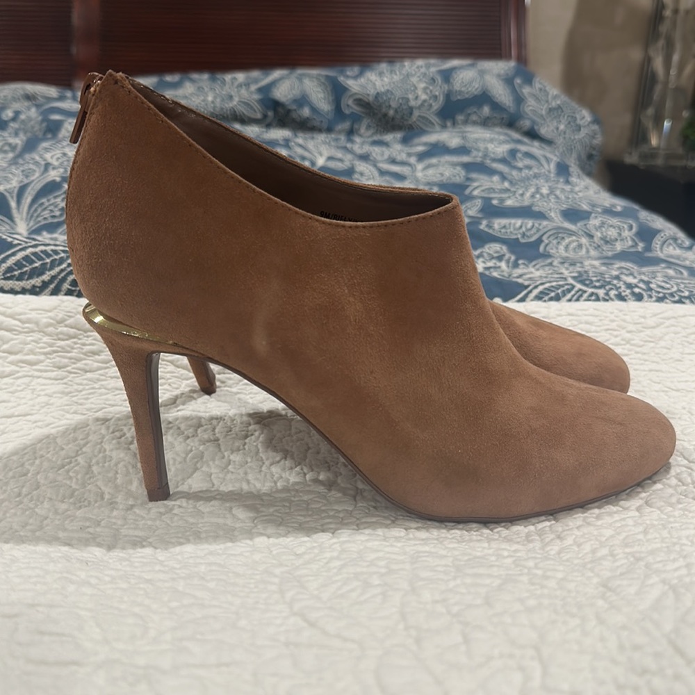 NEW KENSIE TAN Booties ~ Size 9